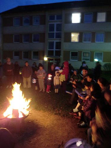 F3 Laternesingen Lagerfeuer